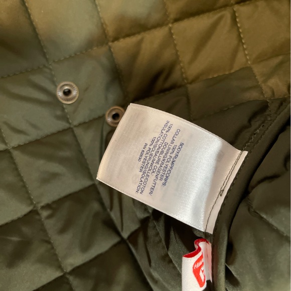 Land’s End Quilted Vest - Picture 9 of 10